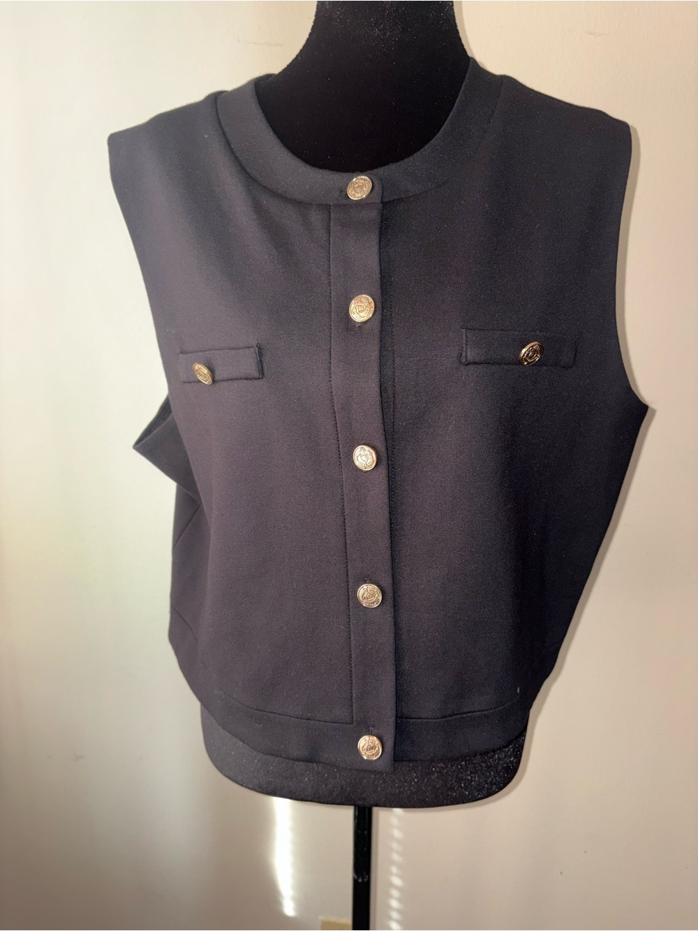 Sleeveless Black Button-Front Vest Jacket